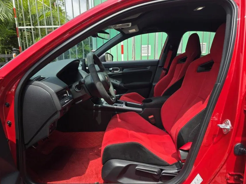 Honda Civic (Imported) 2023 Model Civic Type R 2.0T 420TURBO Manual Transmission 6