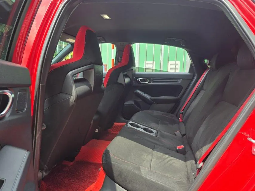 Honda Civic (Imported) 2023 Model Civic Type R 2.0T 420TURBO Manual Transmission 7