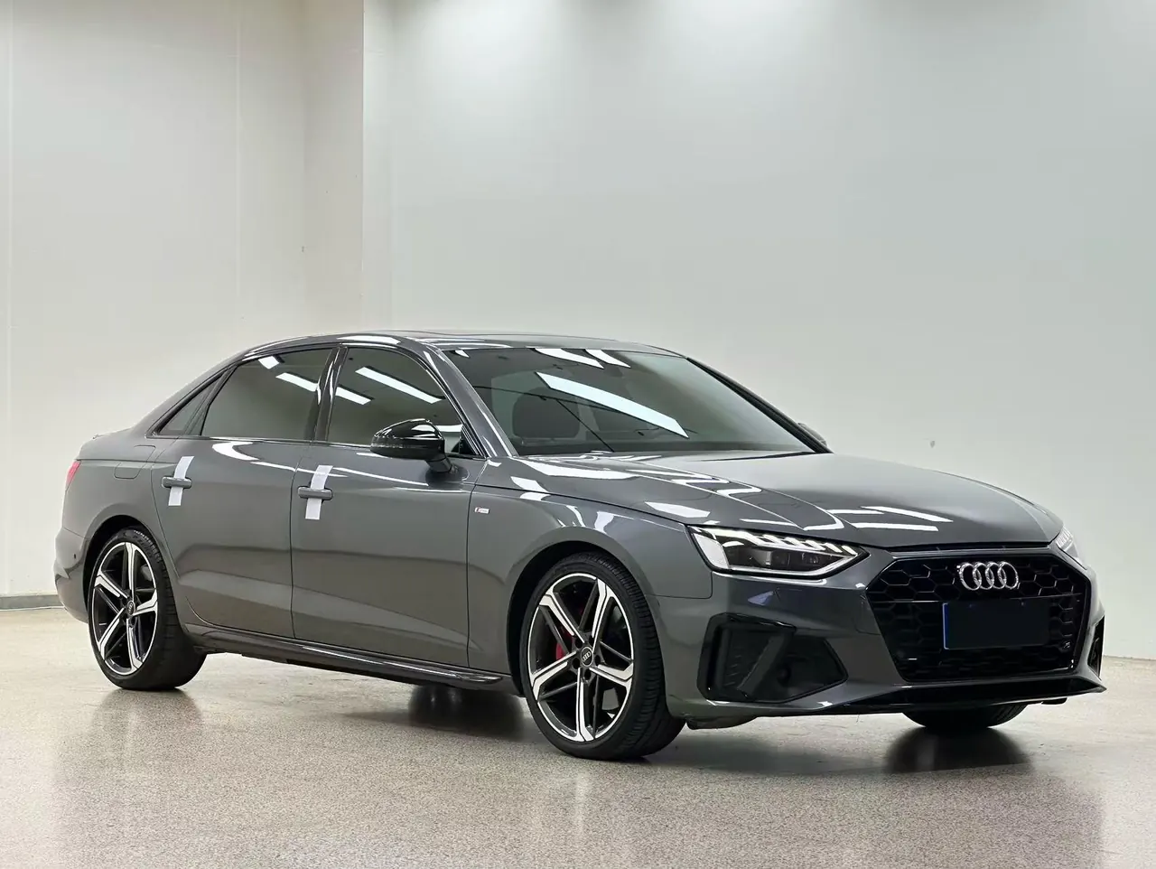Audi 2022 A4L 2.0TFSI 45TFSI Quattro Selected Dynamic Automatic 3