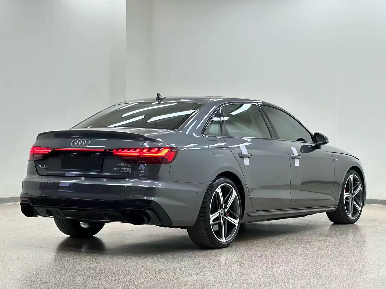 Audi 2022 A4L 2.0TFSI 45TFSI Quattro Selected Dynamic Automatic 4