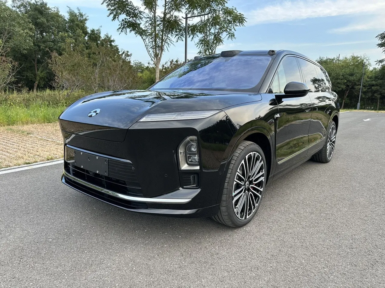 Open image lightbox: NIO 2026 ES8 6‑Seater Executive Signature Edition Automatic Transmission