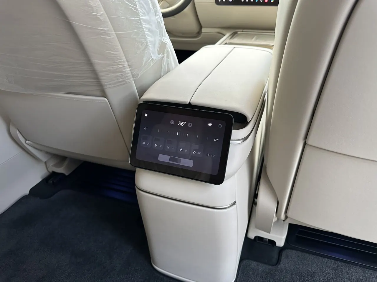 NIO 2026 ES8 6‑Seater Executive Signature Edition Automatic Transmission 12