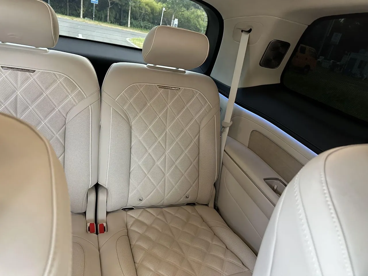 NIO 2026 ES8 6‑Seater Executive Signature Edition Automatic Transmission 14