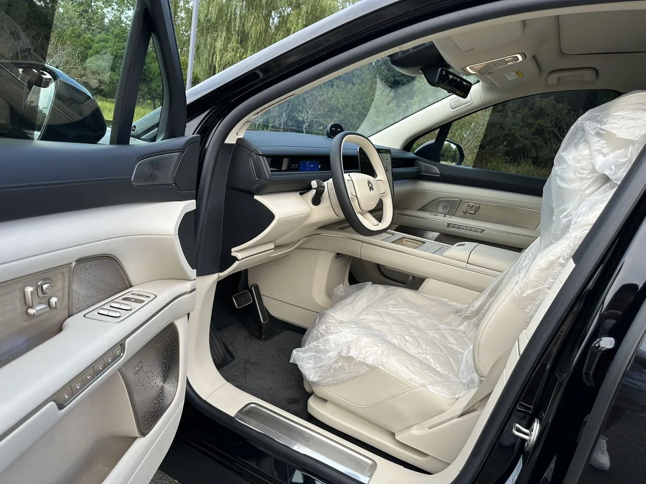 NIO 2026 ES8 6‑Seater Executive Signature Edition Automatic Transmission 21