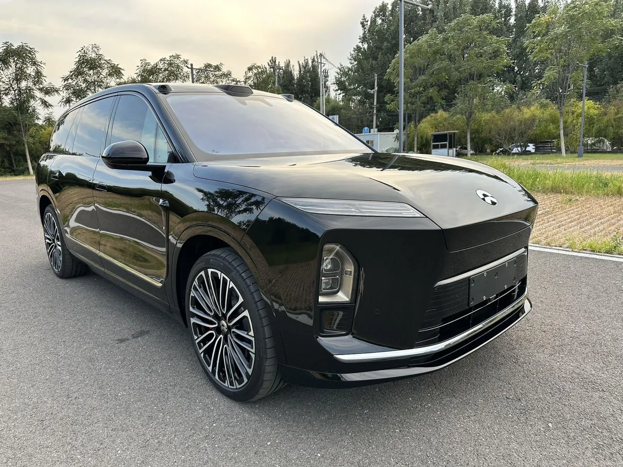 NIO 2026 ES8 6‑Seater Executive Signature Edition Automatic Transmission 3