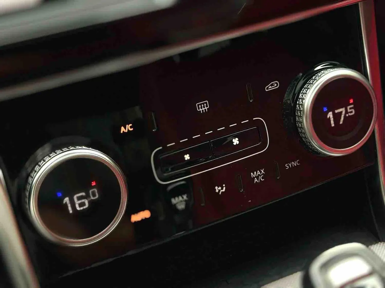 Jaguar 2021 XEL 2.0T 250PS R-DYNAMIC S Enterprising Sports Edition Automatic Gear 15