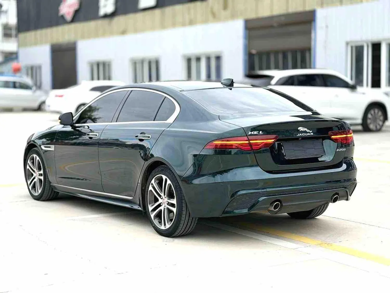 Jaguar 2021 XEL 2.0T 250PS R-DYNAMIC S Enterprising Sports Edition Automatic Gear 3