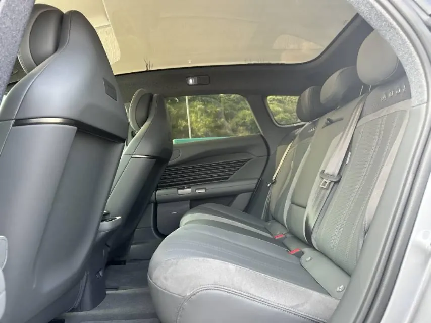 AUDI 2026 E5 Sportback Pioneer Plus Automatic 8