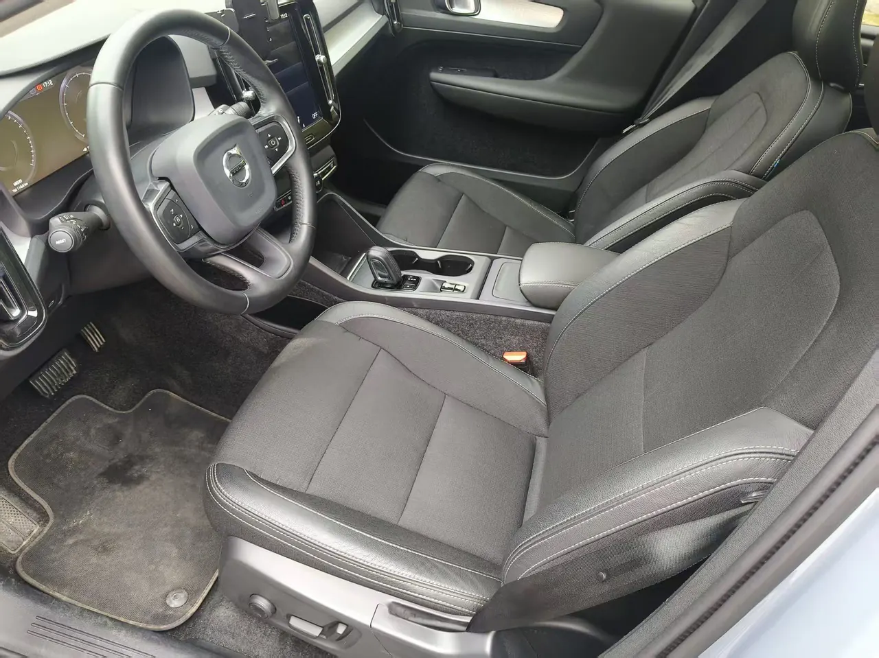 Volvo 2020 XC40 1.5T T3 Smart Fashion Edition Automatic Gear 5