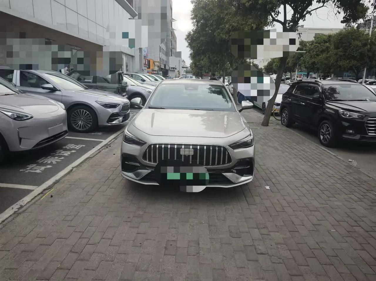 Geely Galaxy 2025 xingyao 6 EM-i 1.5 125km exploration version automatic gear 2