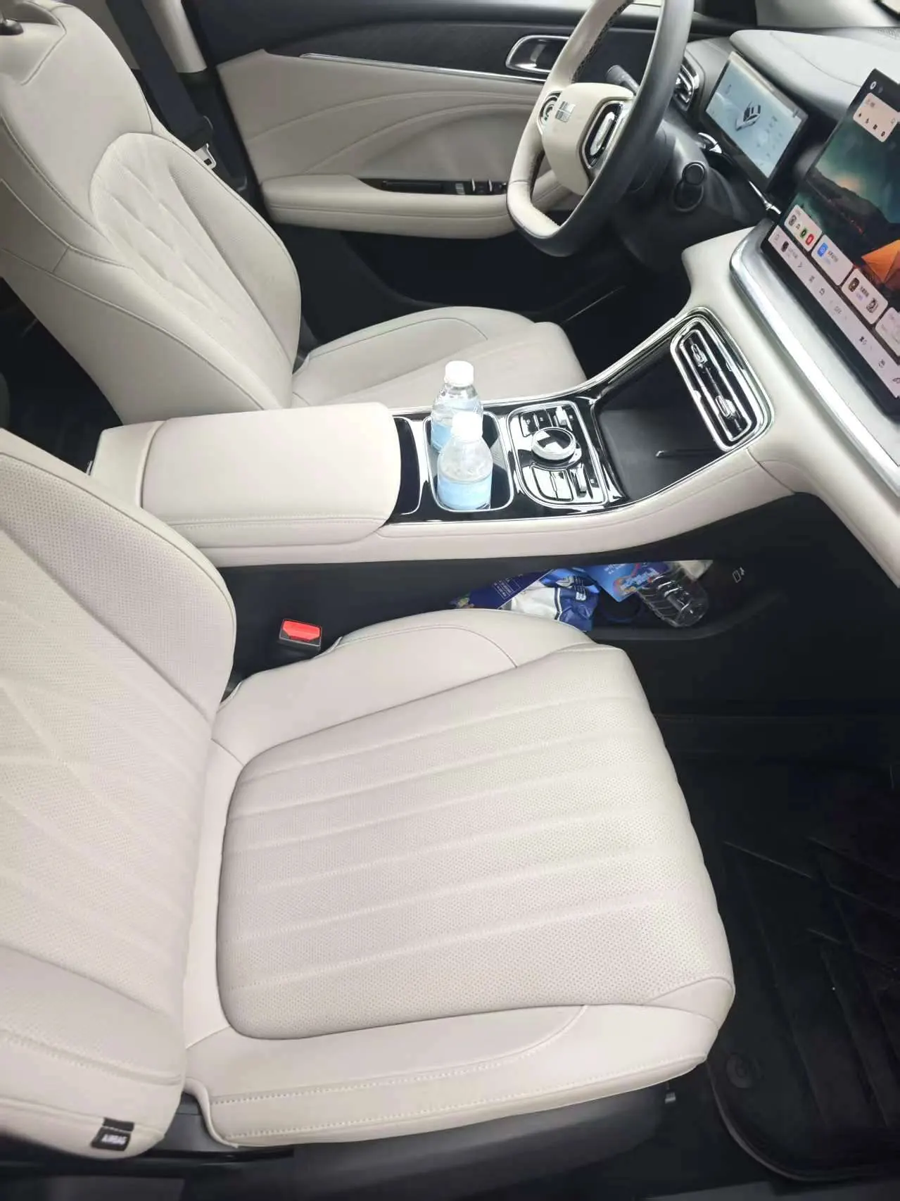 Geely Galaxy 2025 xingyao 6 EM-i 1.5 125km exploration version automatic gear 4