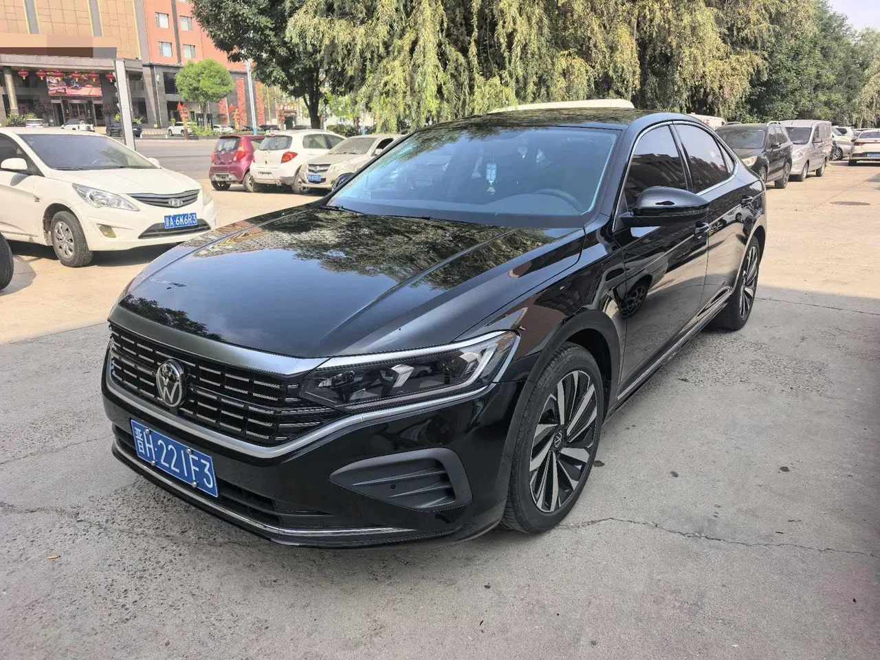 Open image lightbox: Volkswagen 2025 Passat 2.0TSI 380TSI Subut Longteng Edition Automatic Gear