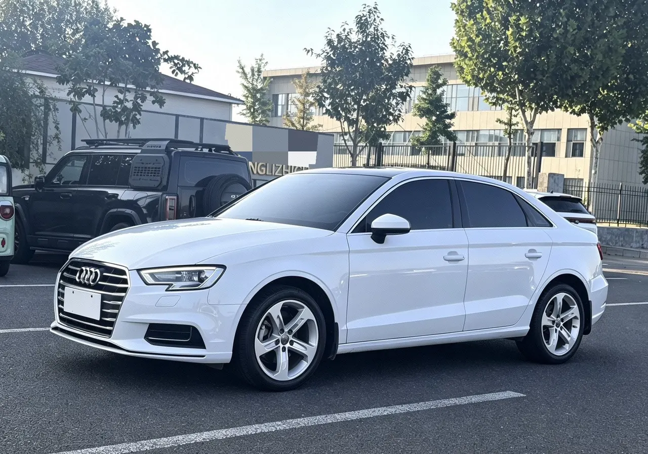 Open image lightbox: Audi 2020 A3 Limousine 1.4TFSI 35TFSI aggressive automatic gear