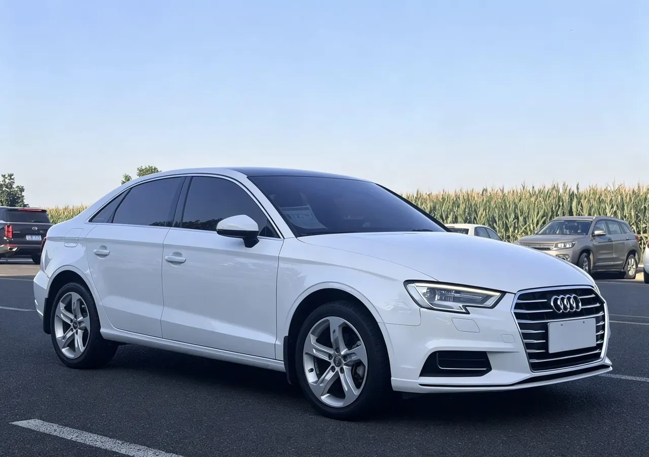 Audi 2020 A3 Limousine 1.4TFSI 35TFSI aggressive automatic gear 2