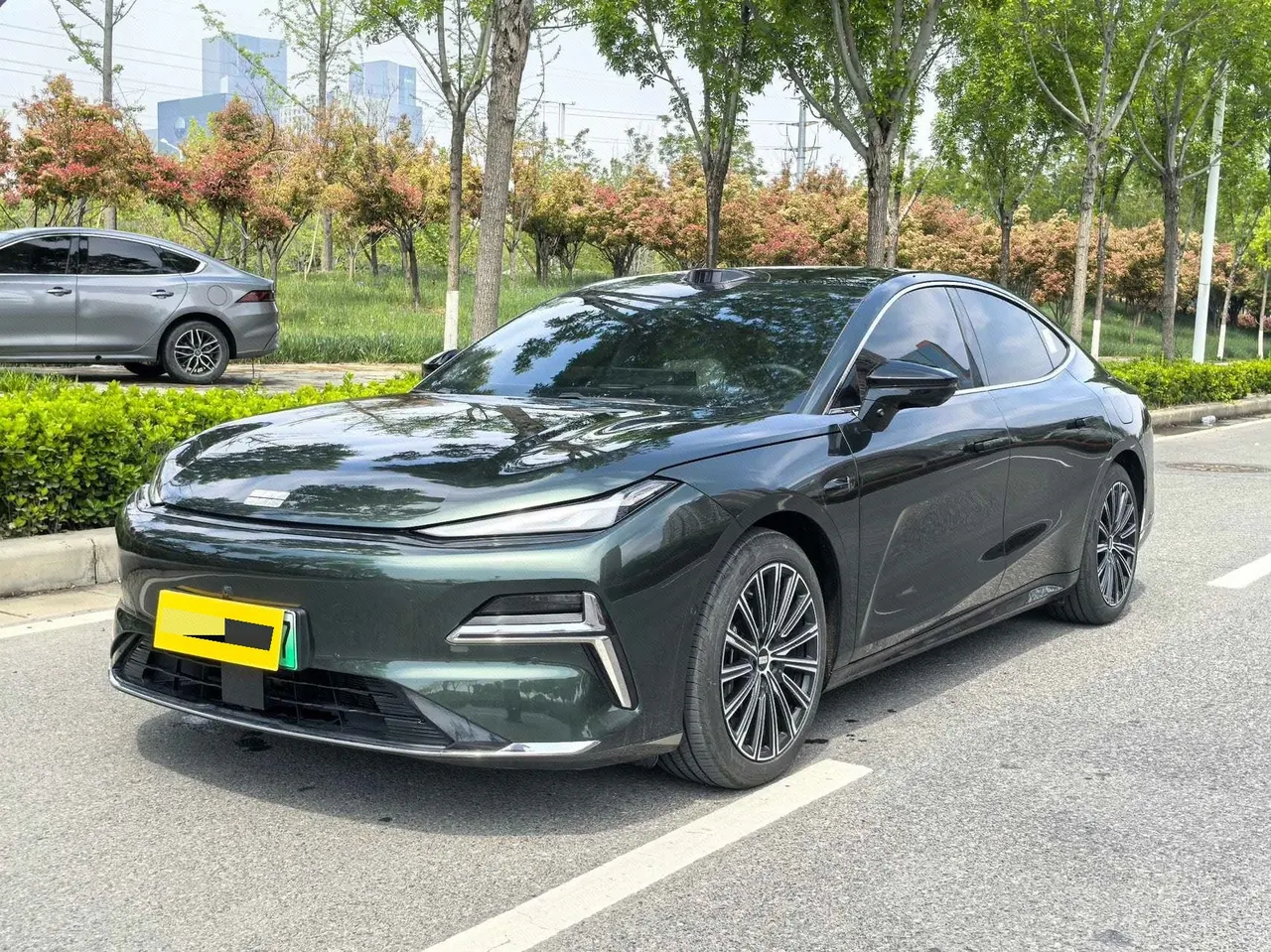 Open image lightbox: Geely Galaxy 2025 Xingyao 8 EM-P 1.5T 130km Starship Edition Automatic Gear