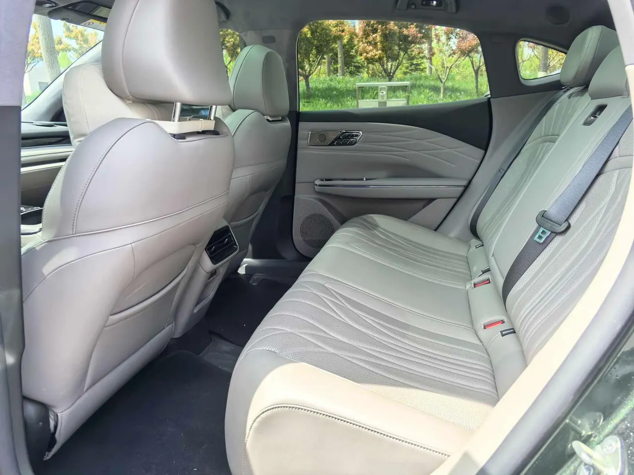 Geely Galaxy 2025 Xingyao 8 EM-P 1.5T 130km Starship Edition Automatic Gear 4