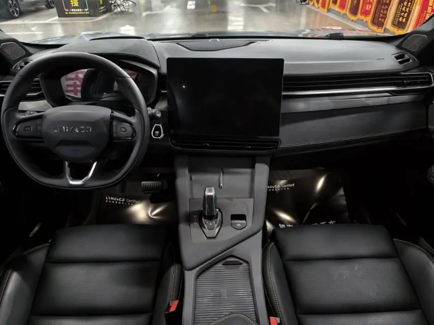 LYNK&amp;CO 2025 LYNK&amp;CO 01 2.0TD Two-wheel Drive New Pro Edition Automatic Gear 9