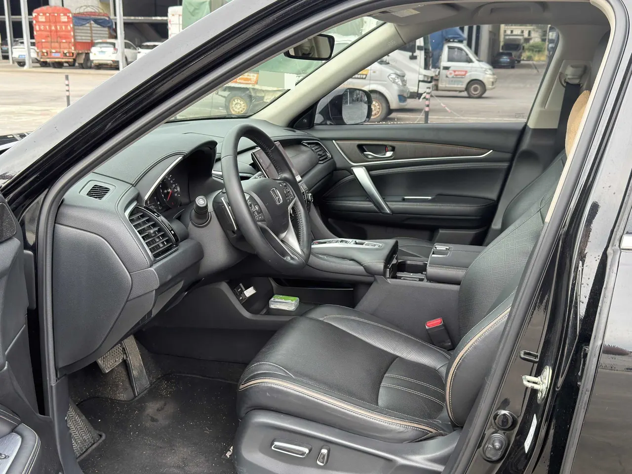 Honda 2020 Crown Road 2.0T 370TURBO Two-Drive Deluxe Automatic Gear 2