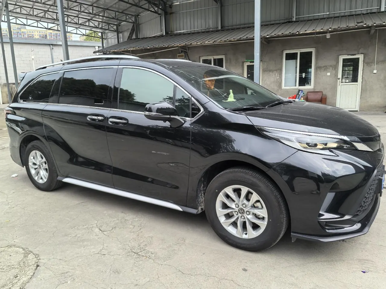 Toyota 2024 Grevia HYBRID 2.5 Stepless Comfort Edition Automatic Transmission 3