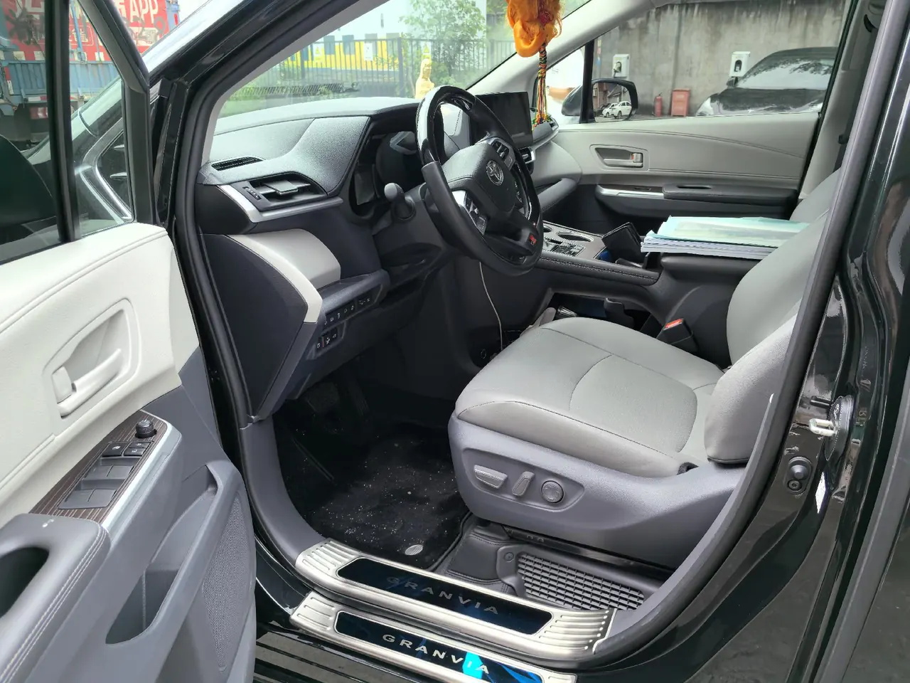 Toyota 2024 Grevia HYBRID 2.5 Stepless Comfort Edition Automatic Transmission 4