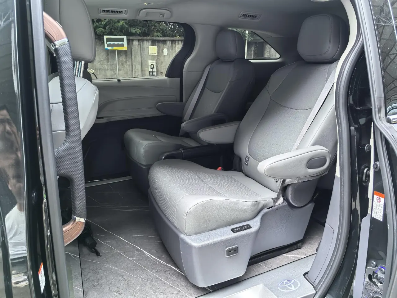 Toyota 2024 Grevia HYBRID 2.5 Stepless Comfort Edition Automatic Transmission 5