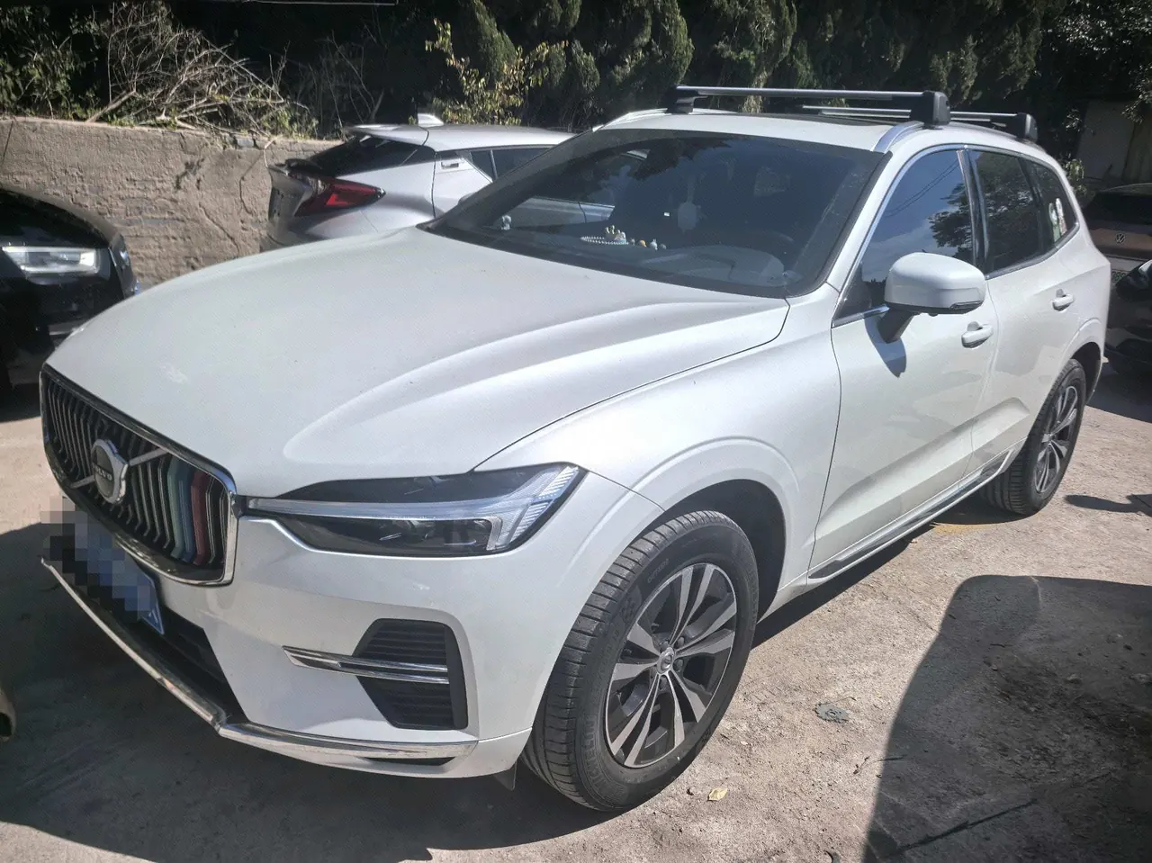 Open image lightbox: Volvo 2023 XC60 48V 2.0T B5 4-wheel-drive Zhiyi Deluxe Edition Automatic Gear