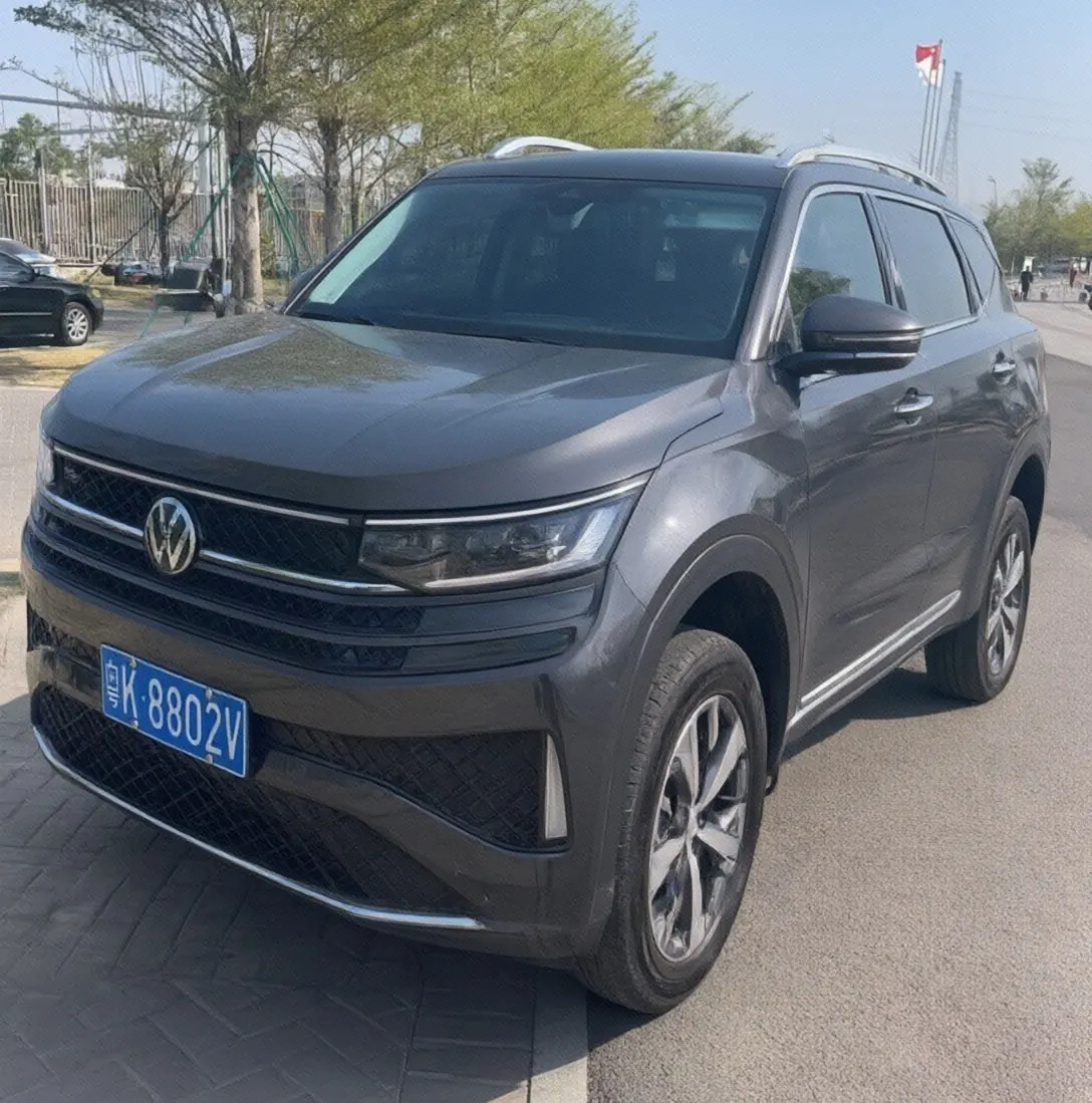 打开图片灯箱:Volkswagen 2024 model tour R-Line 2.0TSI 380TSI four-wheel drive parade version automatic gear