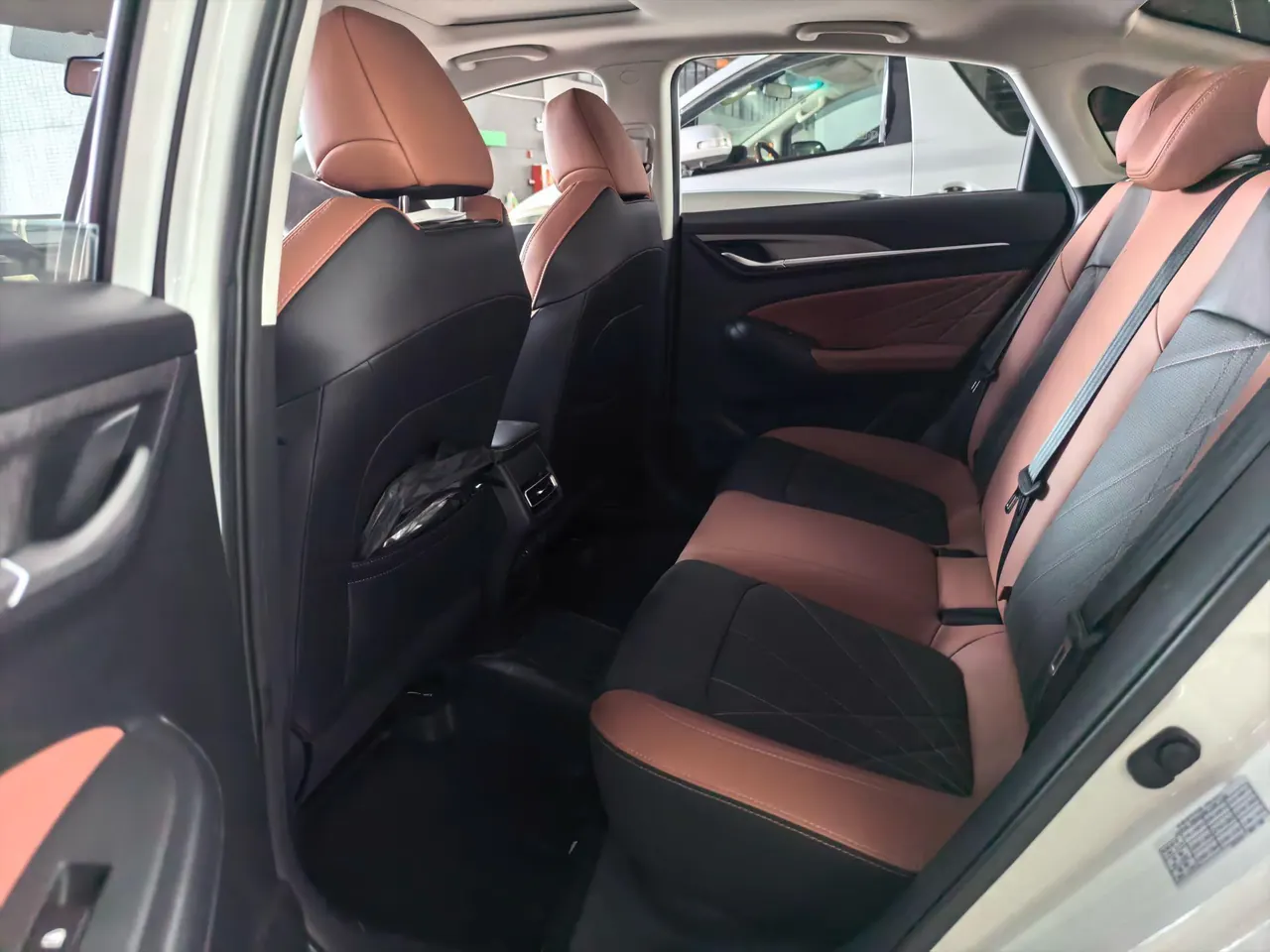ChangAn 2024 Yidong PLUS 1.4TGDI Blue Whale NE High Energy Edition Automatic Gear 3