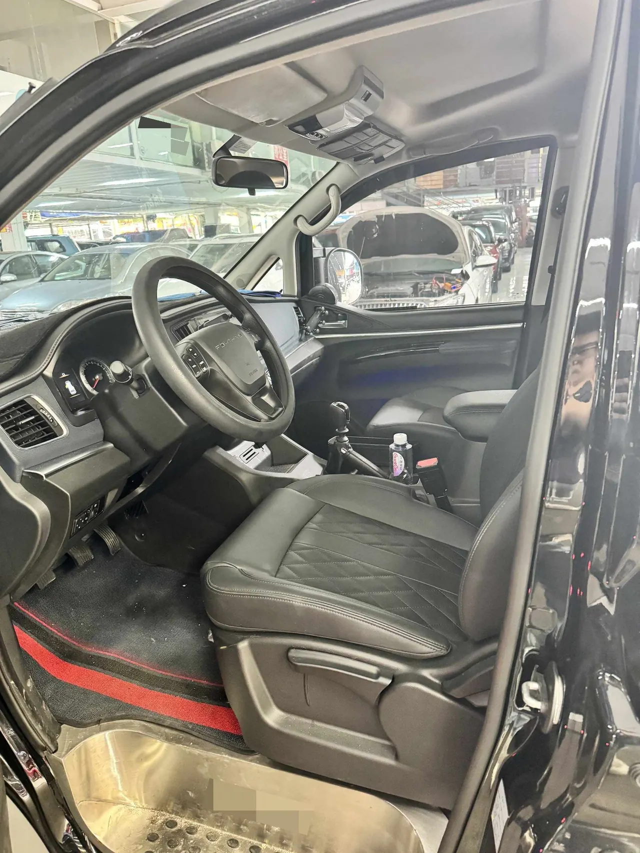 Forthing Lingzhi M5 2025 Lingzhi M5 1.5T Long Axis Luxury 7-seat Manual Gear 4