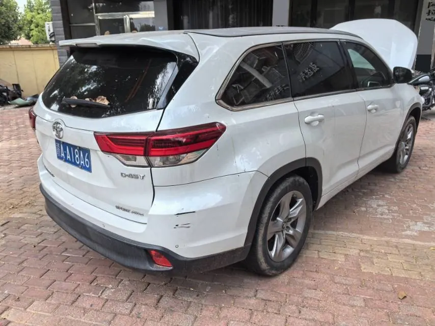 Toyota 2021 Highlander 2.0T 4-wheel drive deluxe 7-seat automatic gear 3