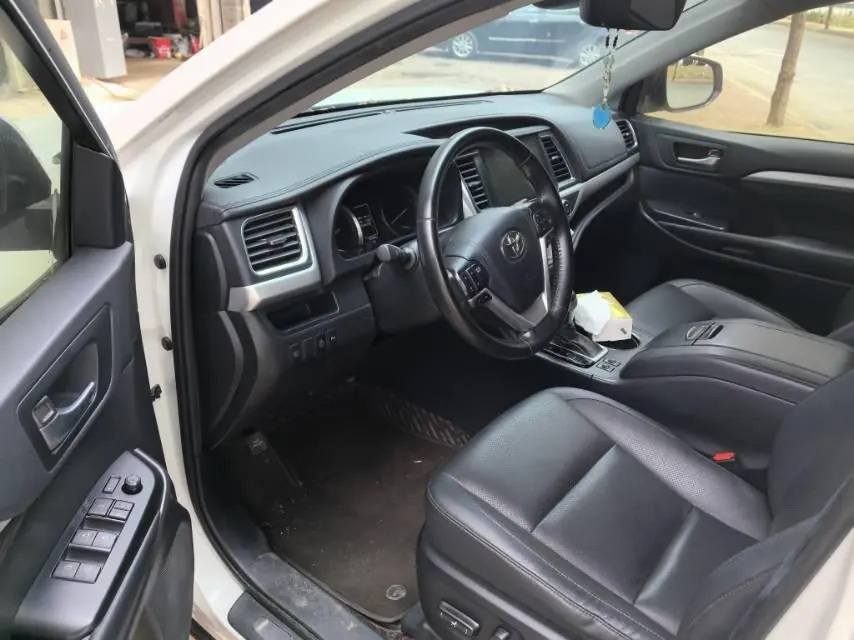 Toyota 2021 Highlander 2.0T 4-wheel drive deluxe 7-seat automatic gear 4