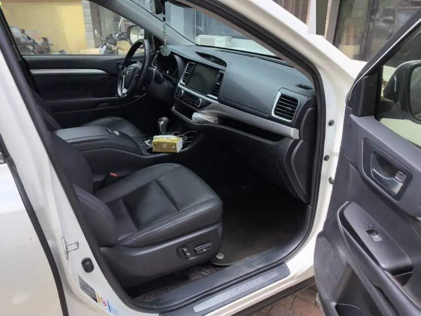 Toyota 2021 Highlander 2.0T 4-wheel drive deluxe 7-seat automatic gear 5