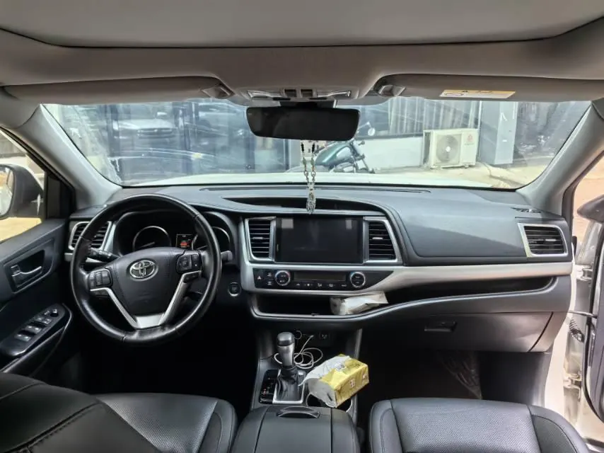 Toyota 2021 Highlander 2.0T 4-wheel drive deluxe 7-seat automatic gear 6