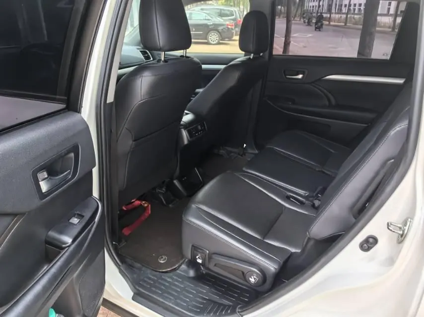 Toyota 2021 Highlander 2.0T 4-wheel drive deluxe 7-seat automatic gear 7