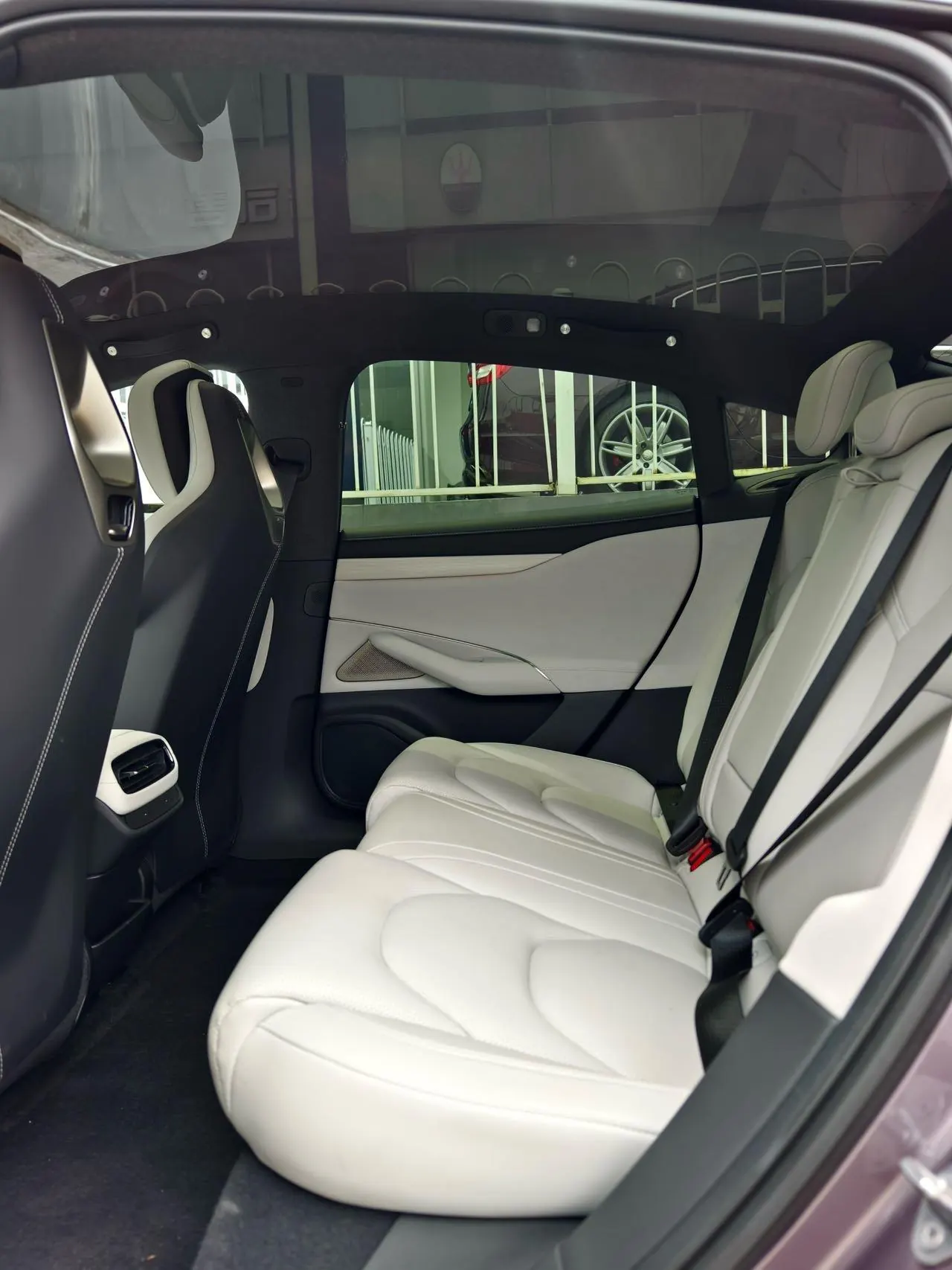 MI 2024 SU 7 830km Rear Drive Ultra Long Endurance High-end Smart Drive Pro Edition Automatic Gear 5