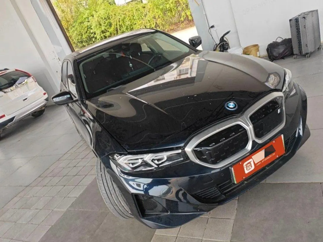 BMW 2024 i3 eDrive 35 L automatic gear 2