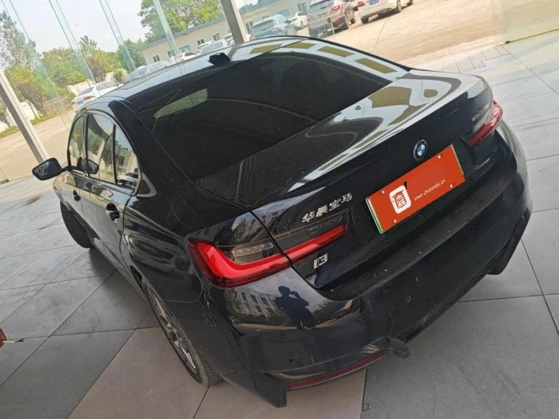 BMW 2024 i3 eDrive 35 L automatic gear 4
