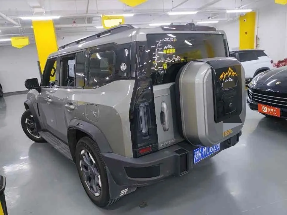 Jetour 2026 Travelers C- DM 1.5T 212km Crossing Automatic Gear 2
