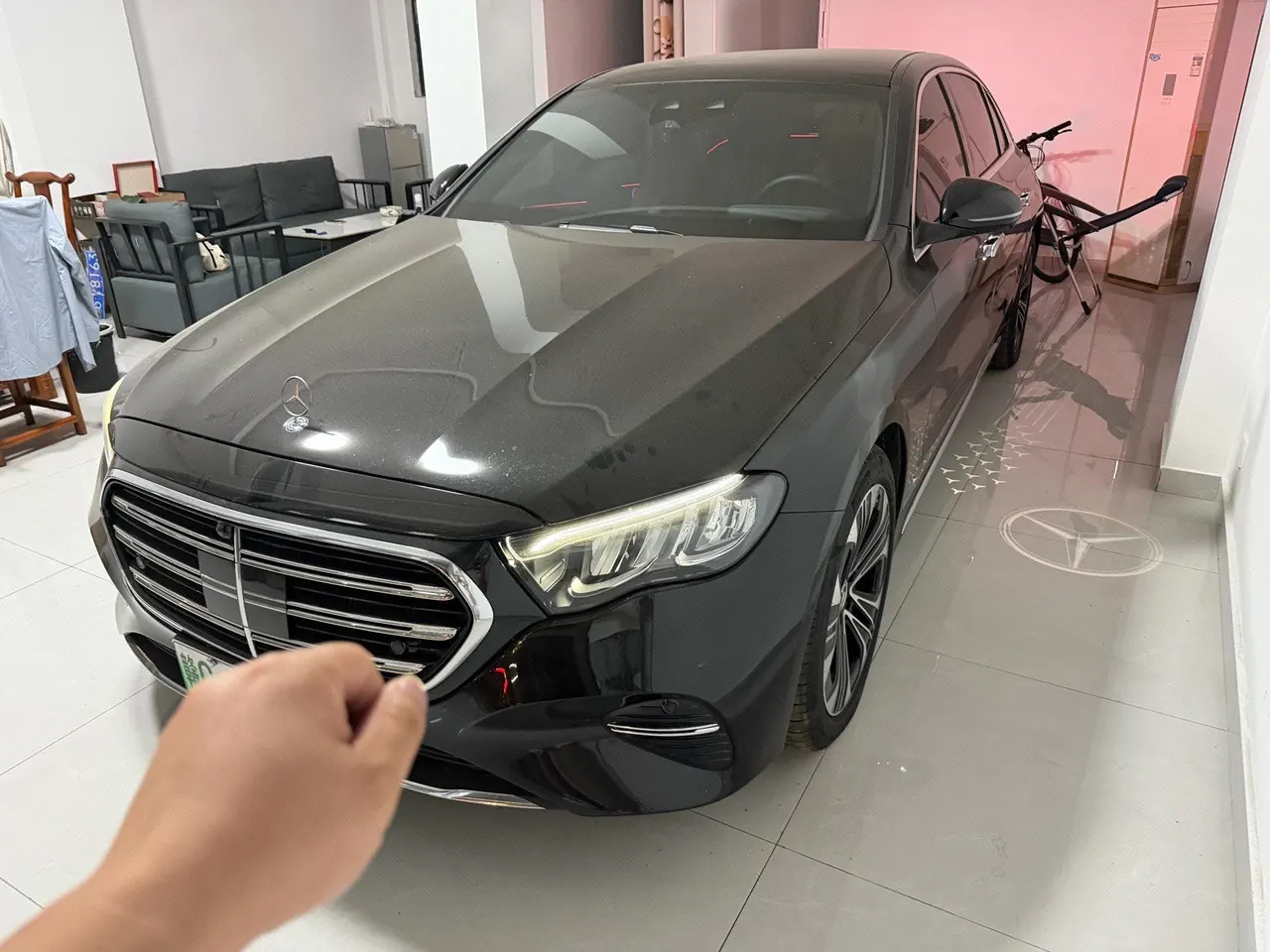Open image lightbox: Mercedes Benz Class E New Energy 2024 E 350 e L 2.0T Automatic Gear