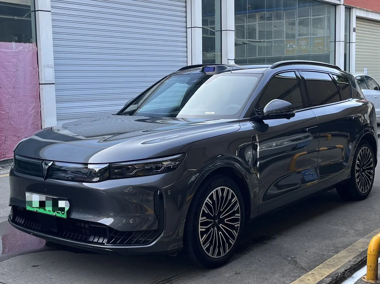Открыть галерею: Voyah 2025 FREE Rear Drive Dry Kun Edition Automatic Gear