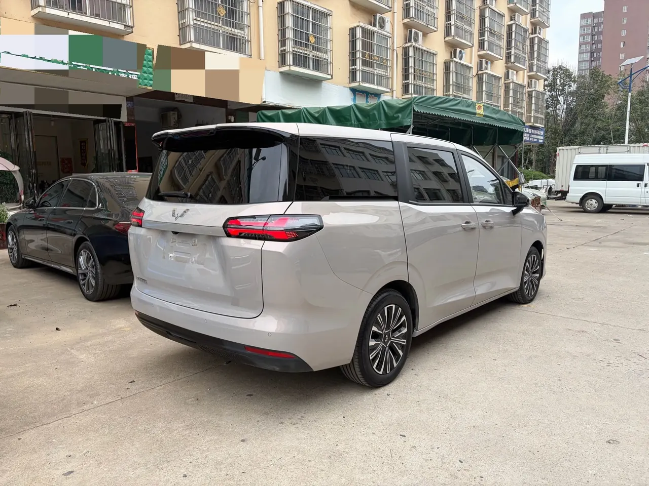 WuLing 2025 Starlight 730 500km Luxury Automatic Gear 3
