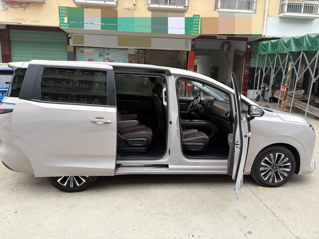 WuLing 2025 Starlight 730 500km Luxury Automatic Gear 9