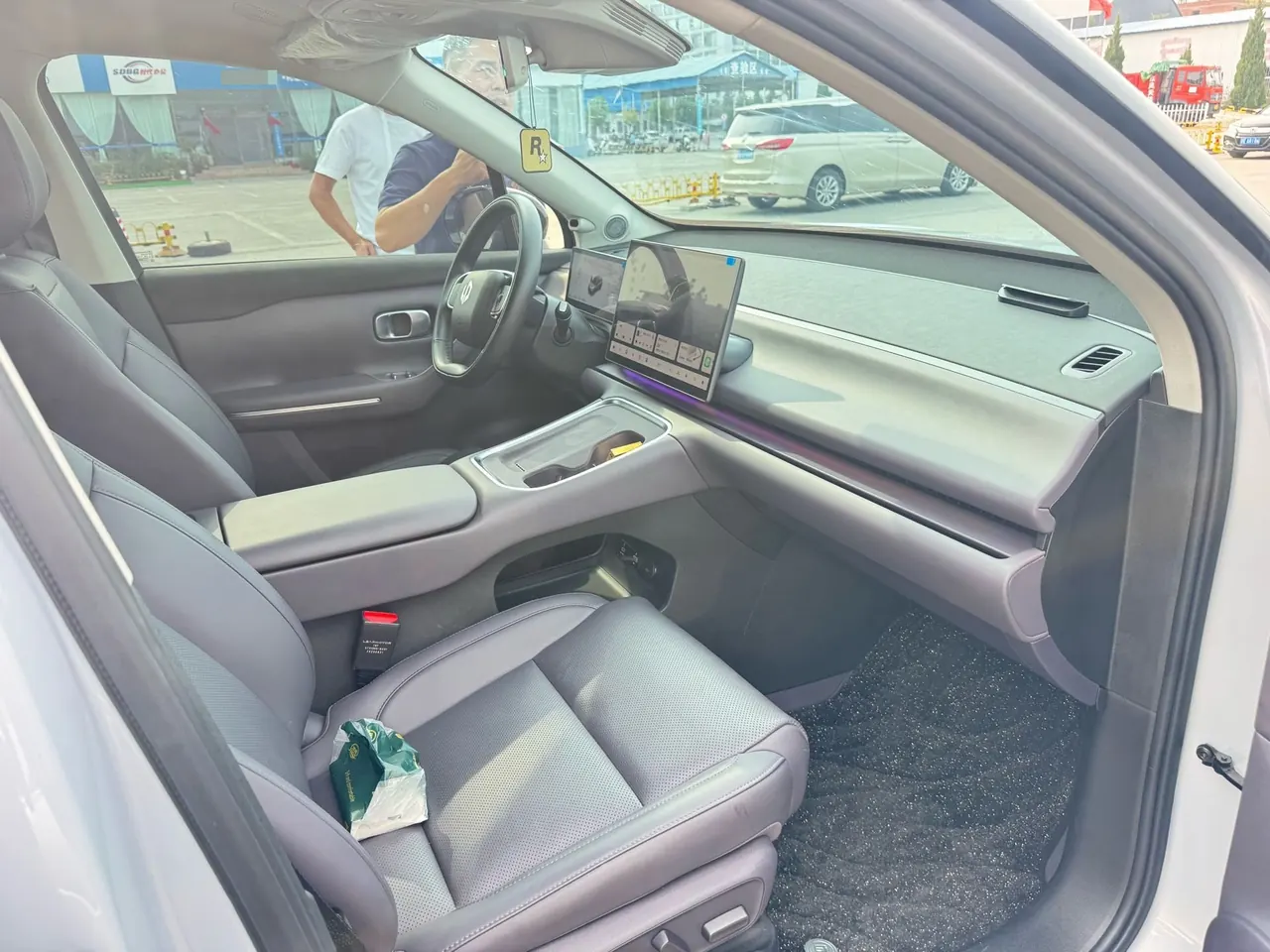 Leapmotor 2026 C 16 280 Laser Radar Zhizun Edition 6-seat Automatic Gear 4