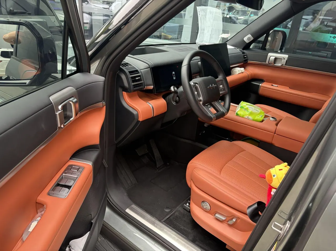 FangChengBao 2026 titanium 7 1.5T stepless 300KM four-wheel drive Ultra version automatic gear 2