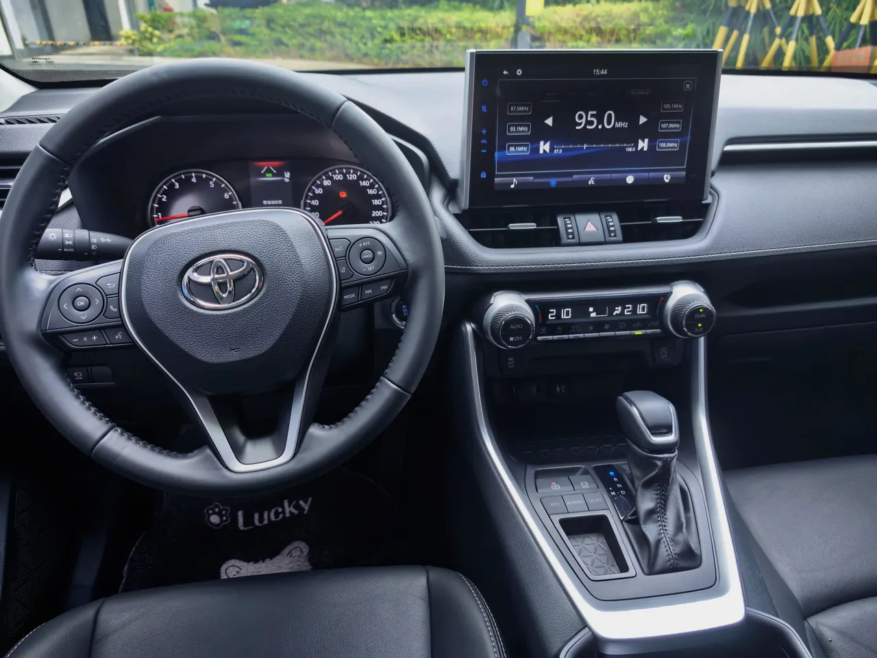 Toyota 2023 Willanda 2.0 Stepless Two-Drive Luxury PLUS Edition Automatic Gear 4