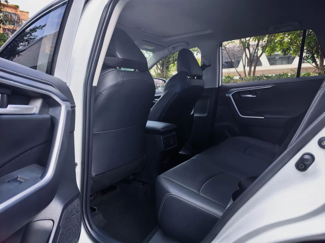 Toyota 2023 Willanda 2.0 Stepless Two-Drive Luxury PLUS Edition Automatic Gear 8