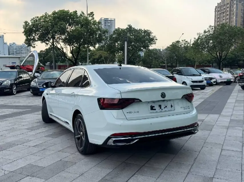 Volkswagen 2023 Sagitar 1.5TSI 300TSI Exceed Edition Automatic 3