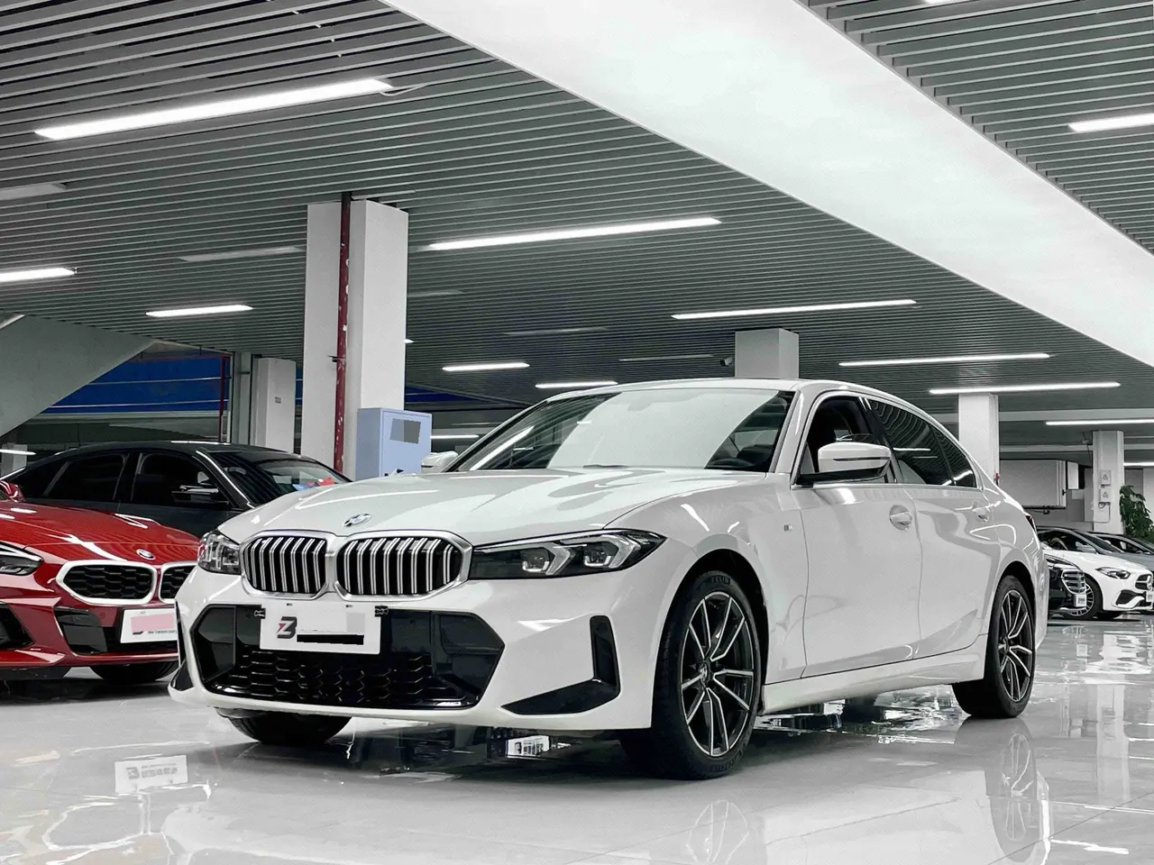 Открыть галерею: BMW 3 Series 2024 320Li 2.0T M Sports Suit Automatic Gear