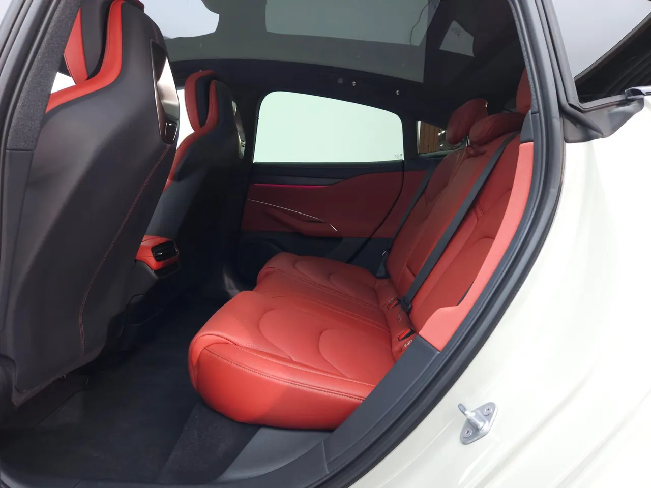 MI 2024 SU 7 800km 4-wheel drive ultra-long endurance high-end smart driving Max version automatic gear 7