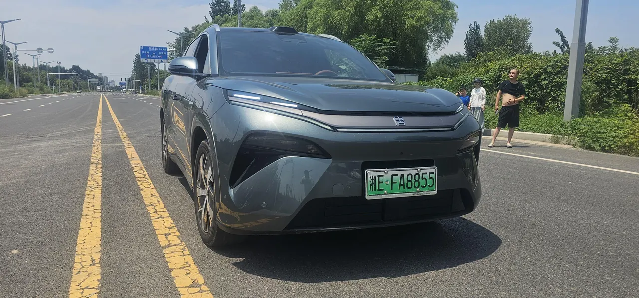 BYD 2025 Tang L DM 1.5T stepless 215KM laser Radar flagship automatic gear 2